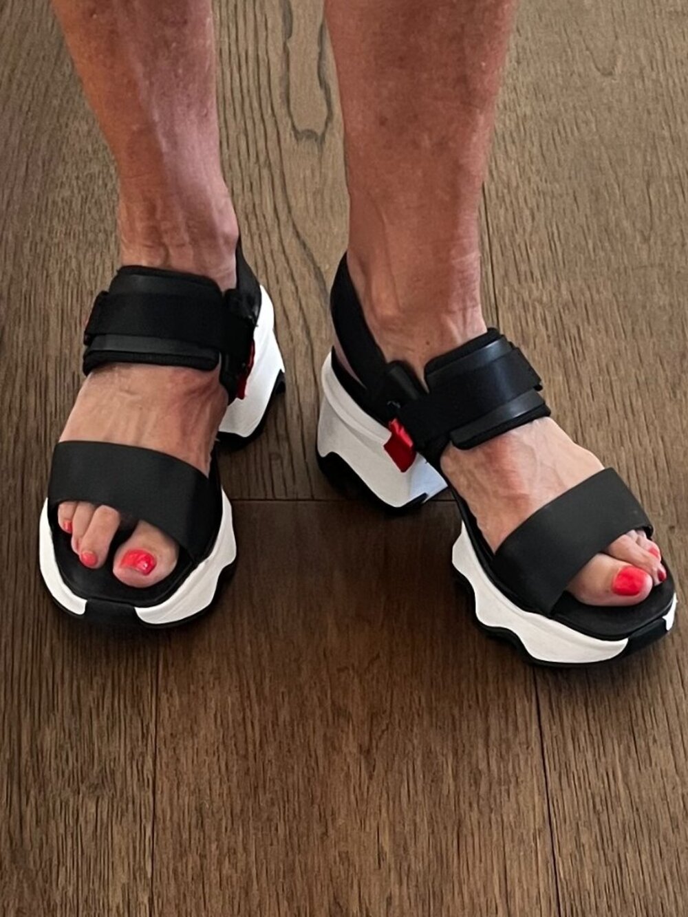 Sorel Black/White Kinetic Aura Chunky Platform Sandal